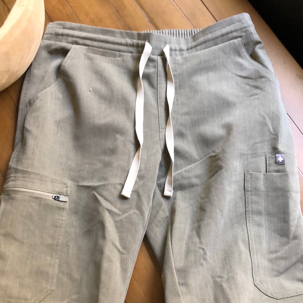 XS Olive Green Fig Cargo Slim Fit Scrub Pants